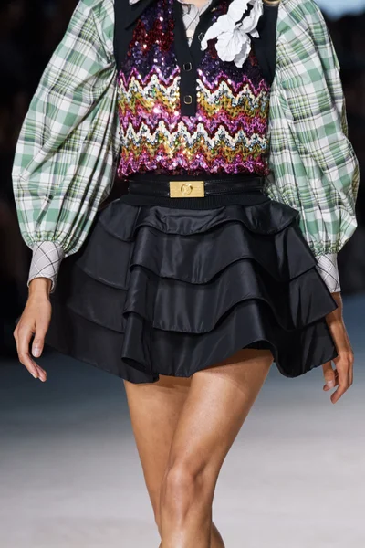 Look 13